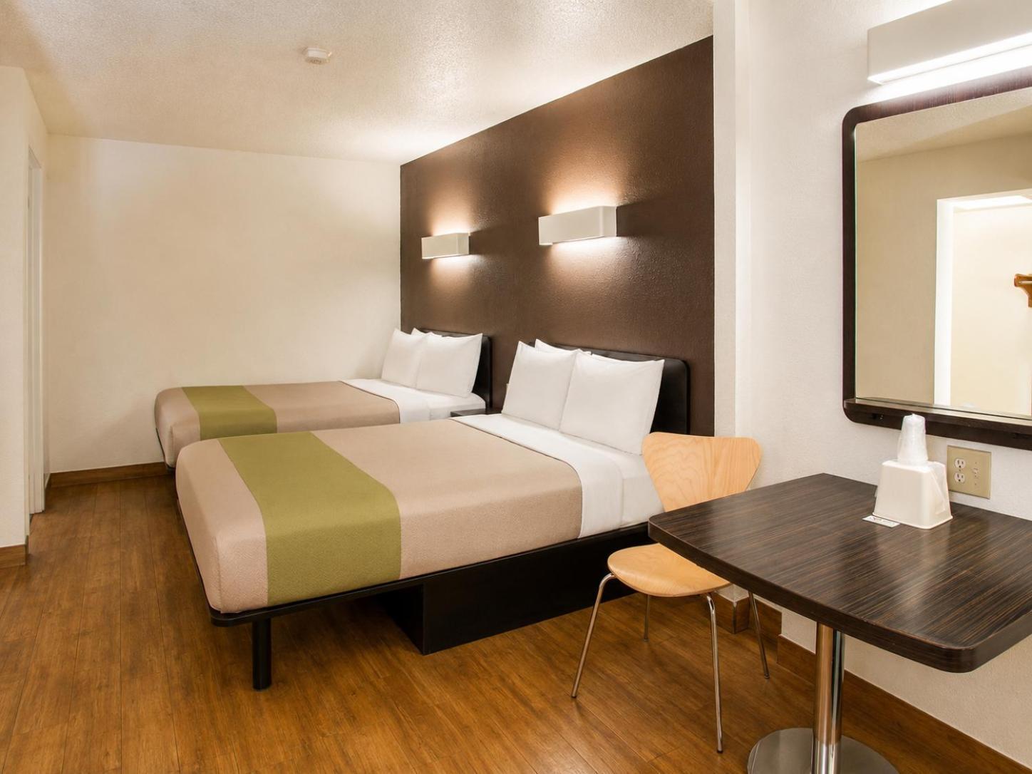 2 Full Beds Non Smoking Kitchenette