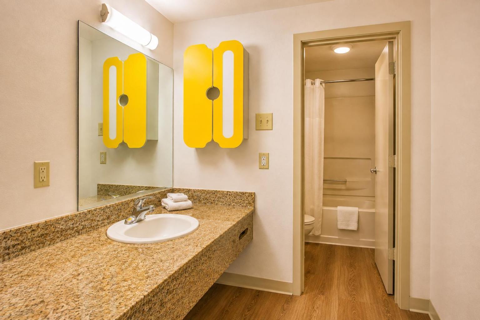 2 Full Beds Non Smoking Kitchenette