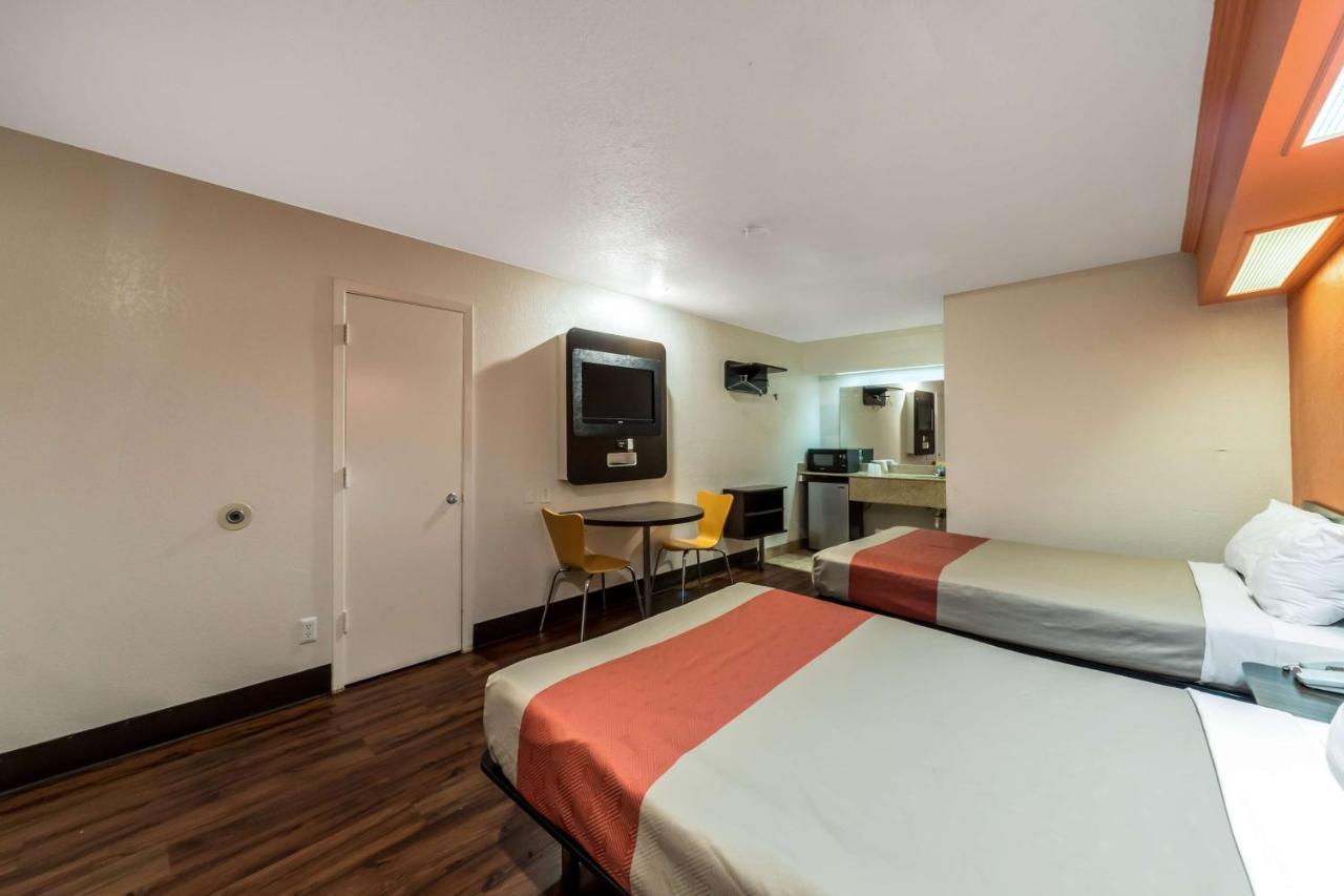 Quadruple Room - Smoking,744195532:JPEG