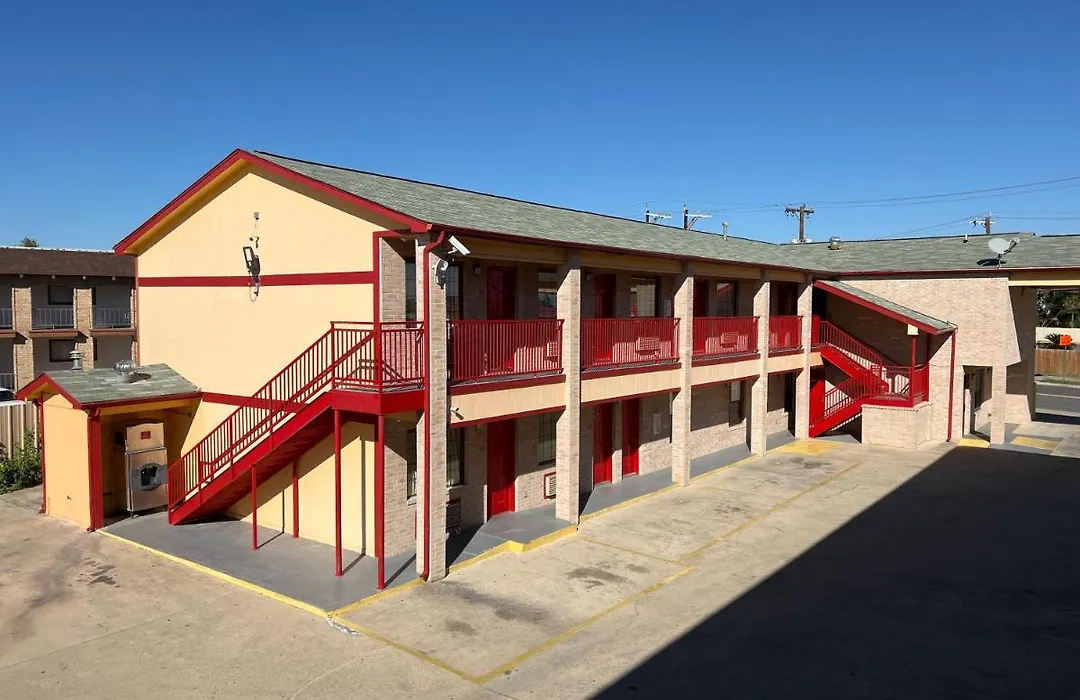 Executive Inn & Suites Near Lackland Afb & Seaworld-1