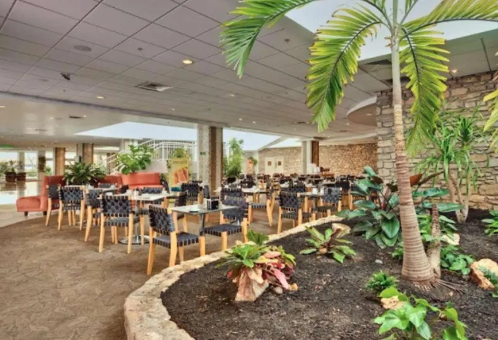 El Tropicano Riverwalk-1