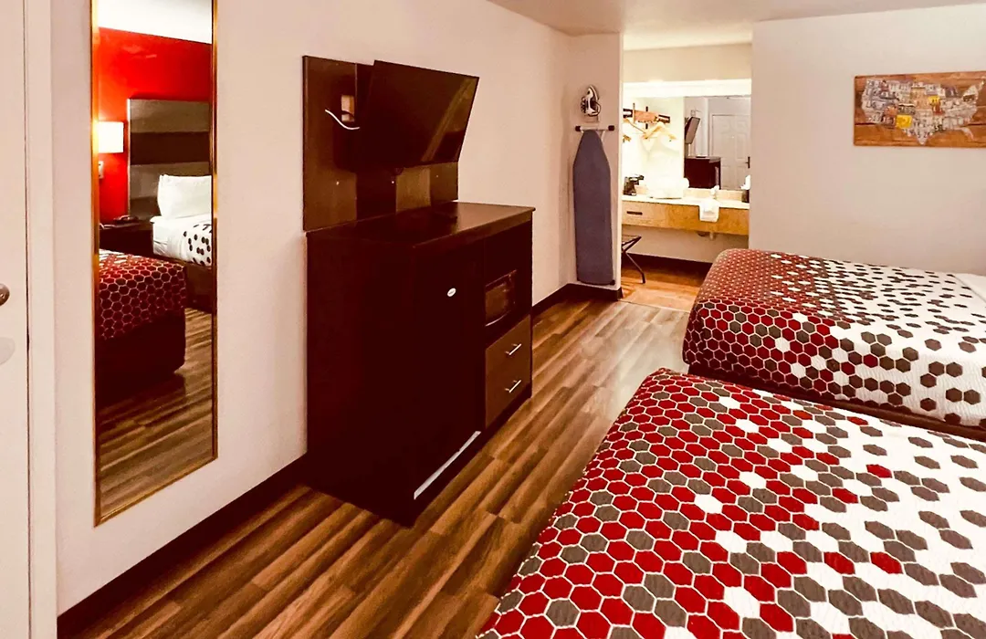 Econo Lodge Inn & Suites Downtown San Antonio-1