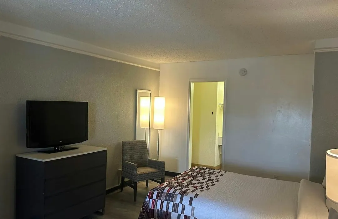 Red Roof Inn San Antonio - South Park-1