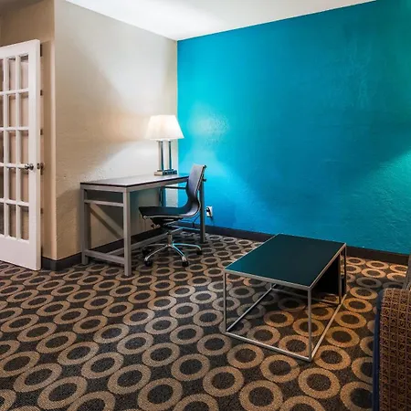Travelodge By Wyndham San Antonio Downtown Northeast-3