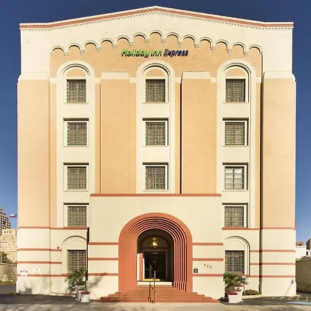 Holiday Inn Express San Antonio North Riverwalk Area By Ihg-3