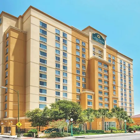 La Quinta Inn & Suites By Wyndham San Antonio Riverwalk-3