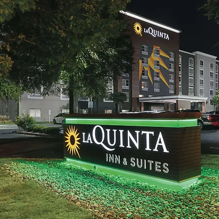 La Quinta Inn & Suites By Wyndham San Antonio Downtown-3