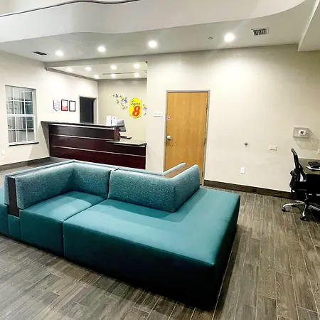 Super 8 By Wyndham San Antonio/Alamodome Area-2