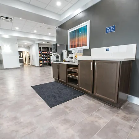 Best Western Plus Roland Inn & Suites-3