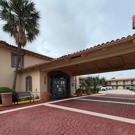 Red Roof Inn San Antonio - South Park-3