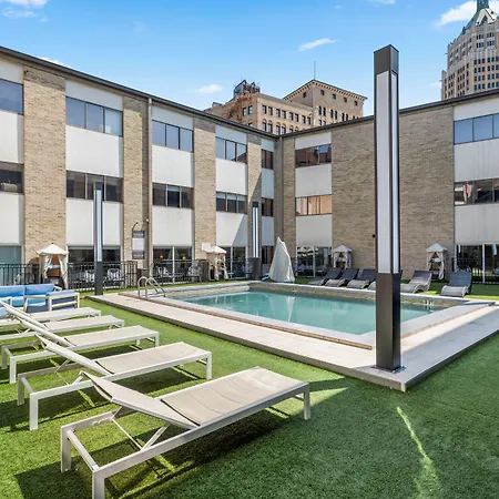 Riverwalk Plaza Hotel-2