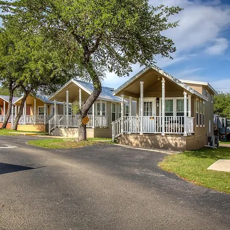 Sun Retreats San Antonio West-3